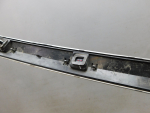 Накладка двери багажника для Land Rover Range Rover V 2021>, OEM M8E2404C42AA - вид 8 (фото)