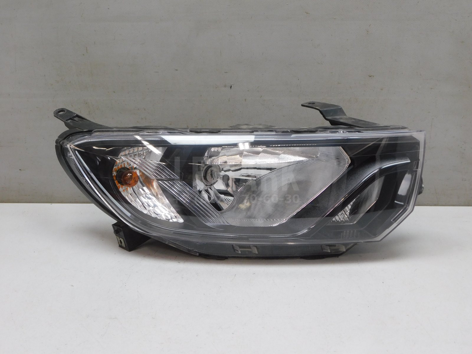 Фара правая VAZ Lada Granta 2011> 8450112280